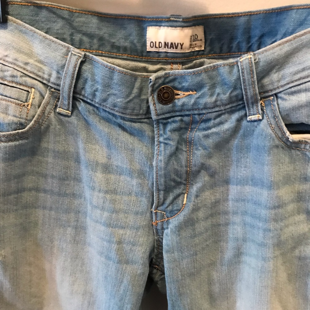 Old Navy distressed Boyfriend Jeans - Picture 3 of 7